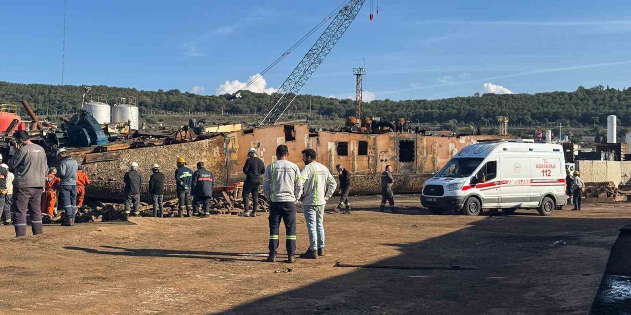 İzmir’de üzerine parça düşen işçi hayatını kaybetti