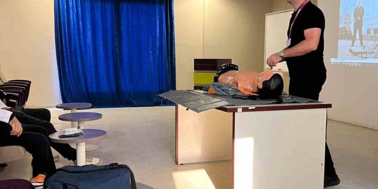 ADÜ Hastanesi personeline Temel Yaşam Desteği eğitimi verildi