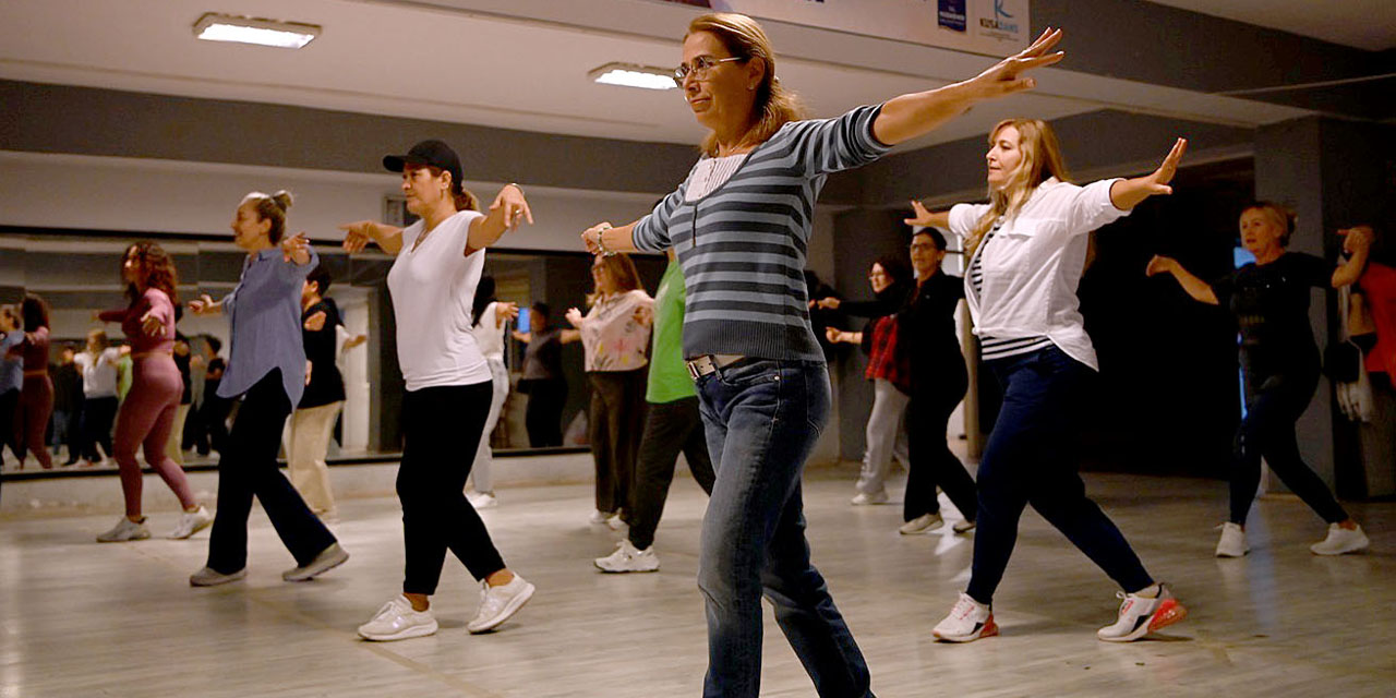 Kuşadası’nda halk dansları kurslarına yoğun ilgi