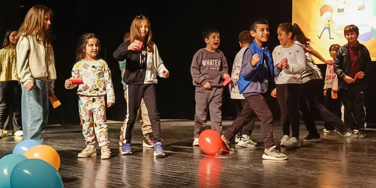 Efeler Belediyesi sanatın ışığını Salihli’ye taşıdı