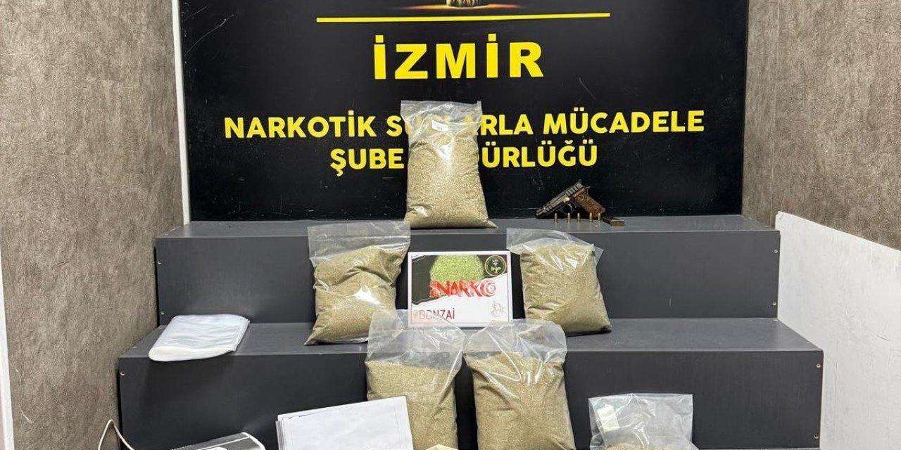 İzmir’de torbacılara operasyonda yüklü miktarda uyuşturucu ele geçirildi