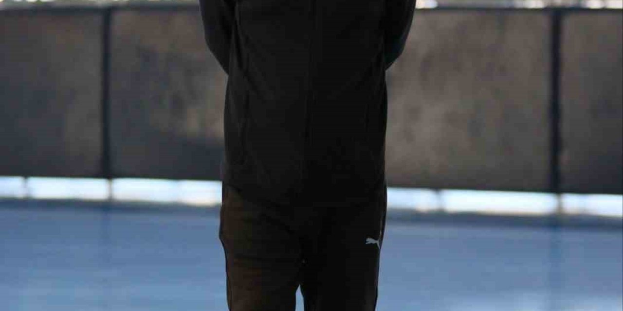 Yalıkavakspor Başantrenörü Özcan: "Hedefimizden ayrılmadan yola devam ediyoruz"