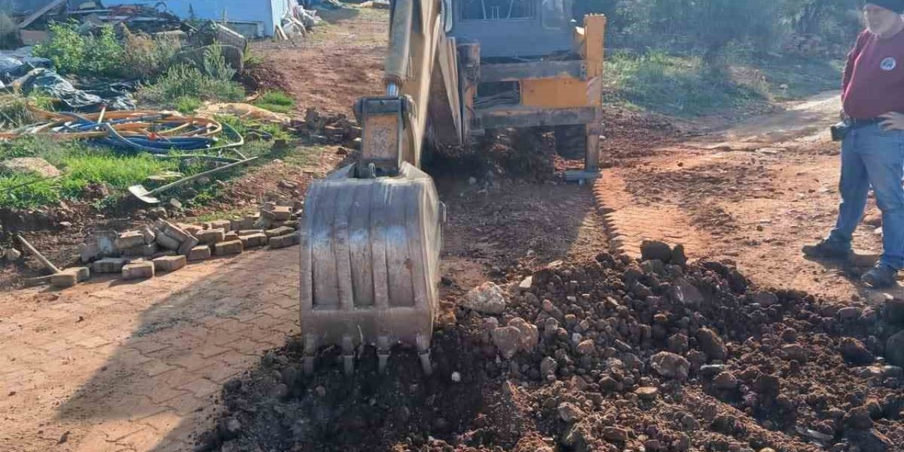 Karacasu’da belediyenin çalışmaları sürüyor