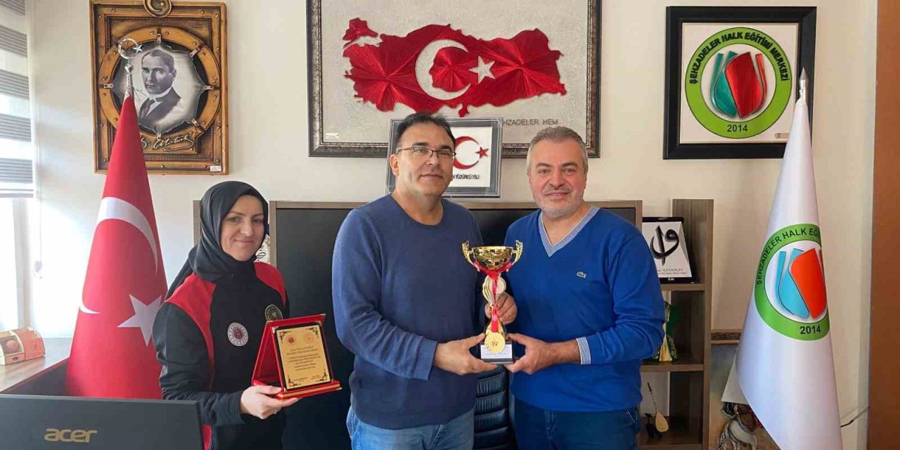 Şampiyona kupası verildi