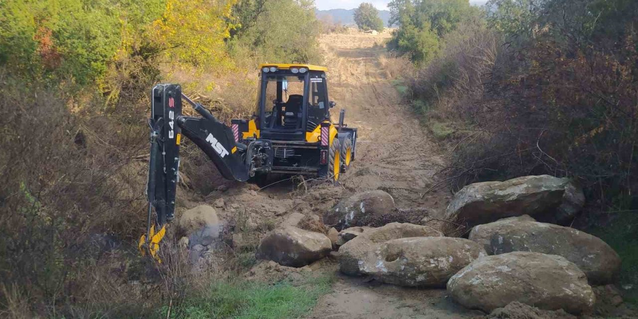Bozdoğan’da arazi yollarında çalışmalar sürüyor