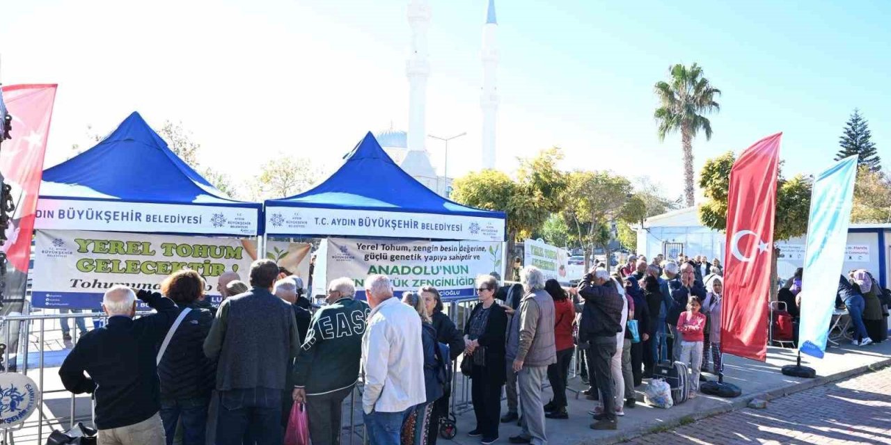 Büyükşehir’in ata tohumları Didim’de dağıtıldı