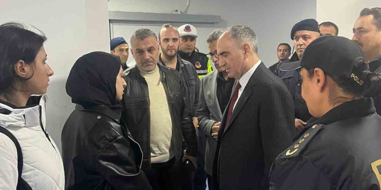 Vali Özkan yaralı polis memuru Hatice Ünal’ı hastanede ziyaret etti