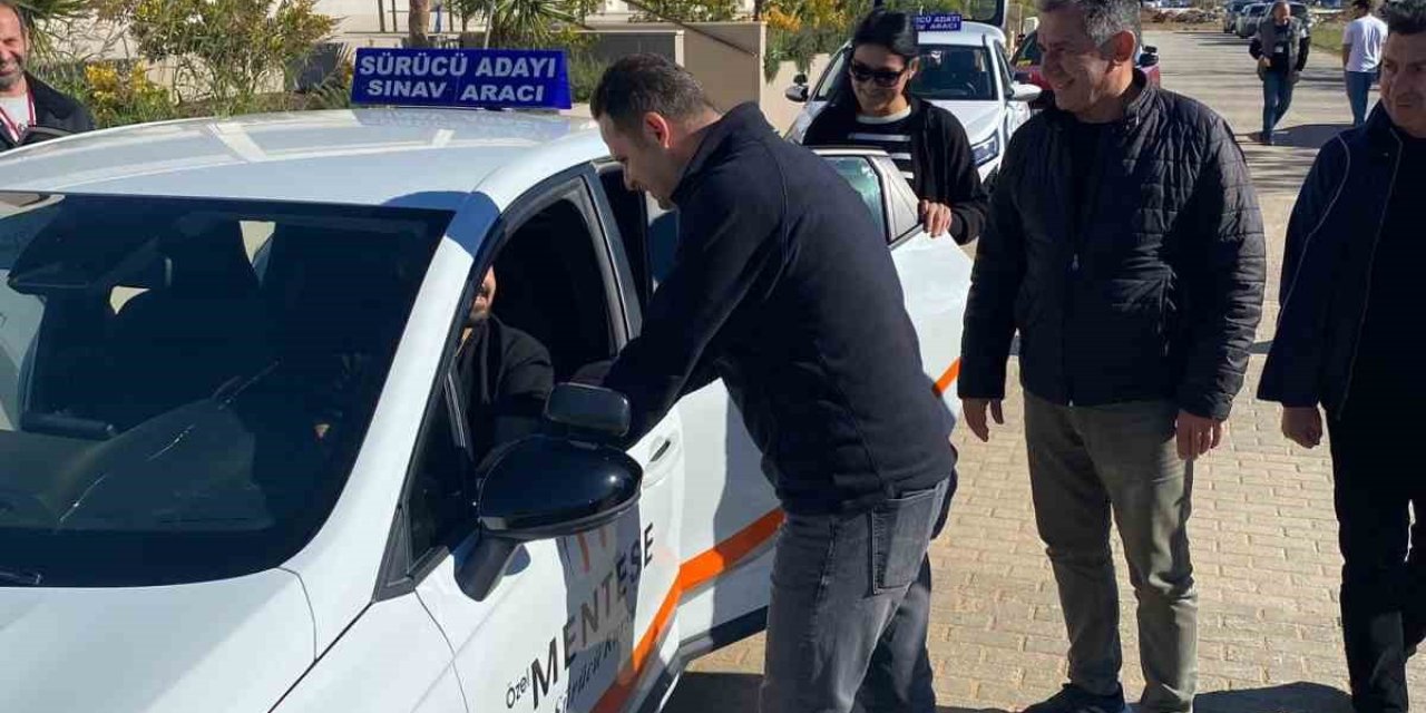 Sürücü adayları direksiyon eğitimlerine devam ediyor