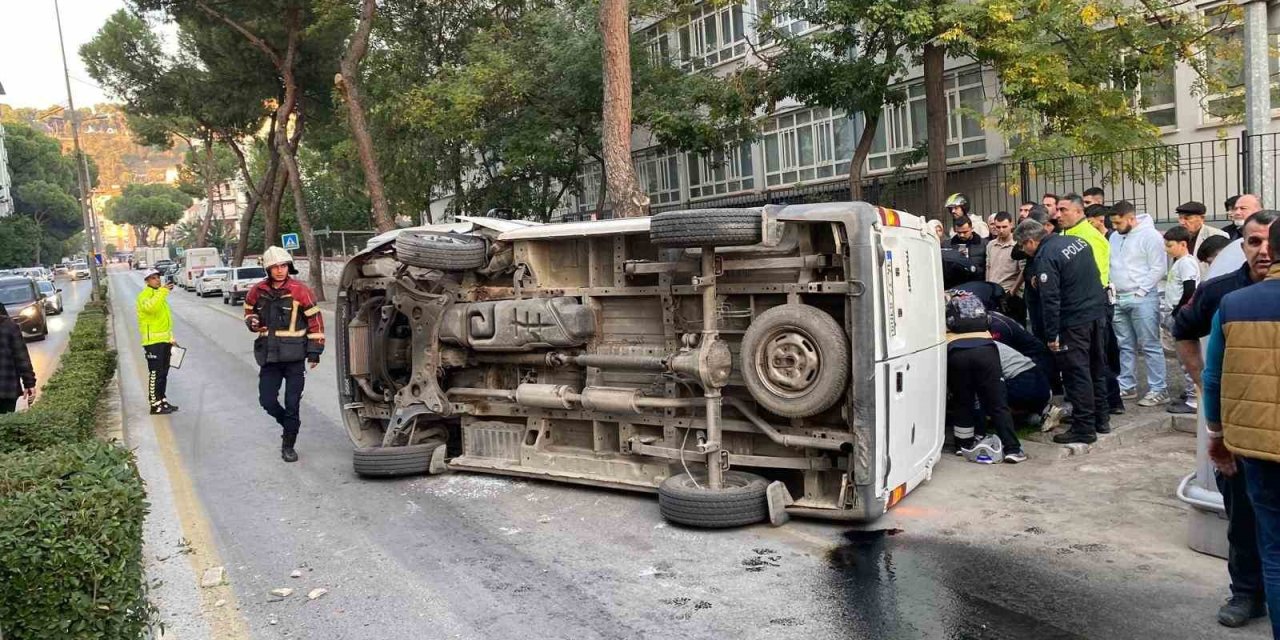 Kaldırıma çarpıp takla attı, park halindeki araçlara çarparak durabildi
