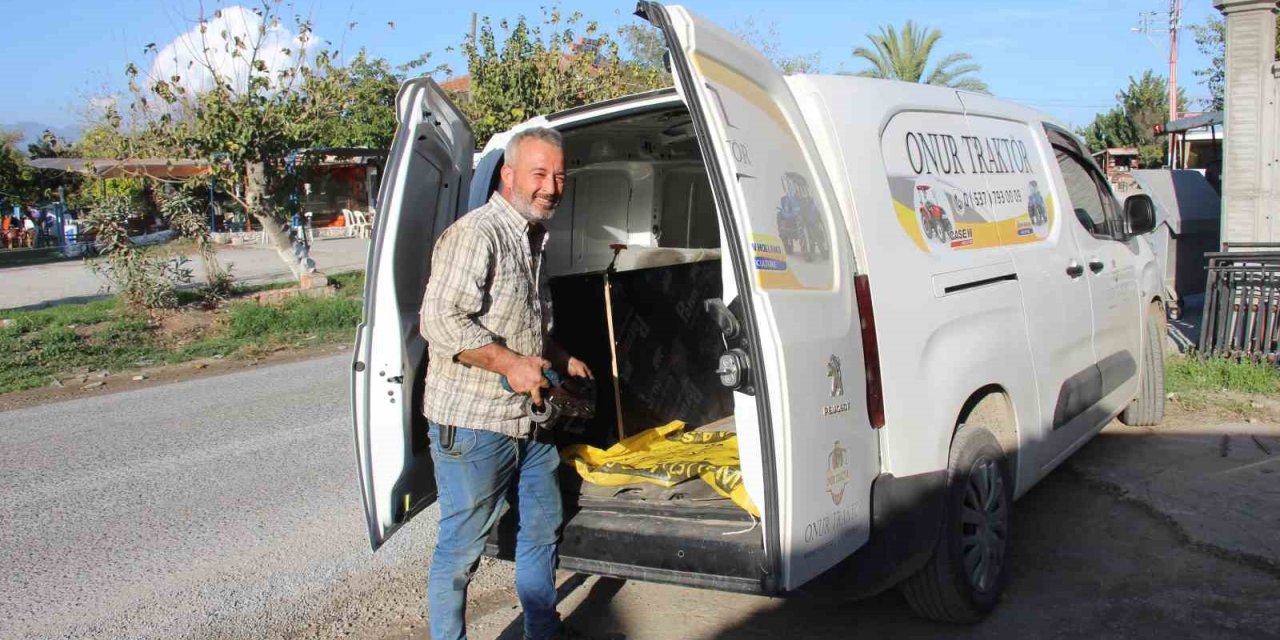 Çiftçilerin imdadına ’mobil tamir’ aracı ile yetişiyor