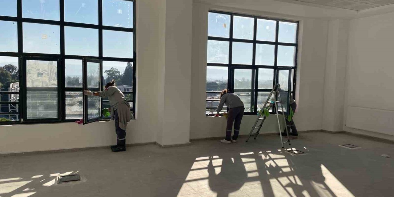 Söke’de yeni kaymakamlık binasında hazırlıklar sürüyor