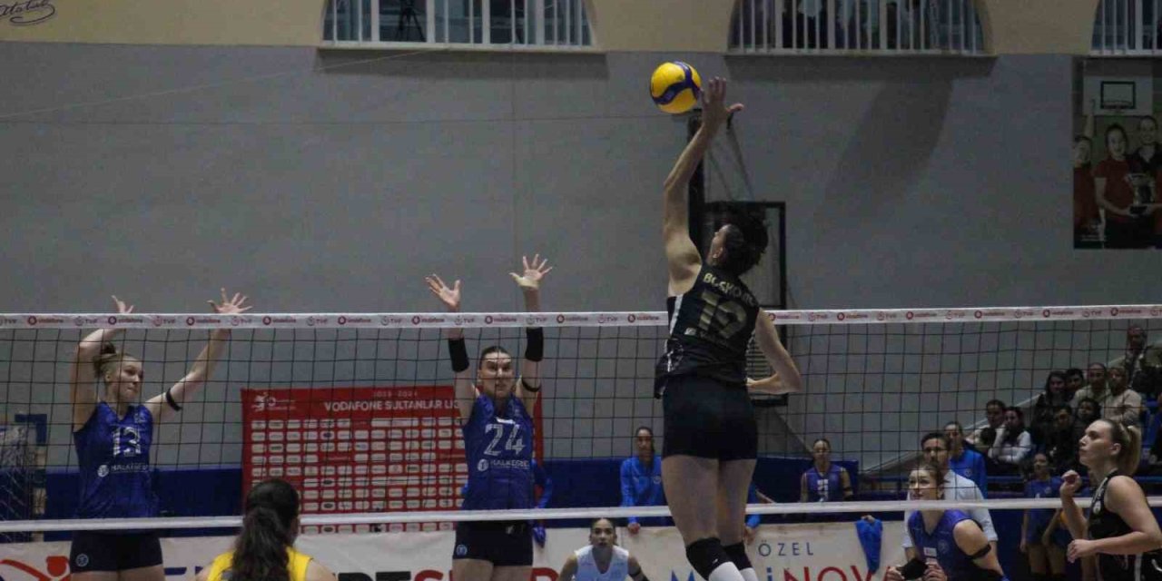 Sultanlar Ligi: Aydın Büyükşehir Belediyespor: 0 - V. Bank: 3