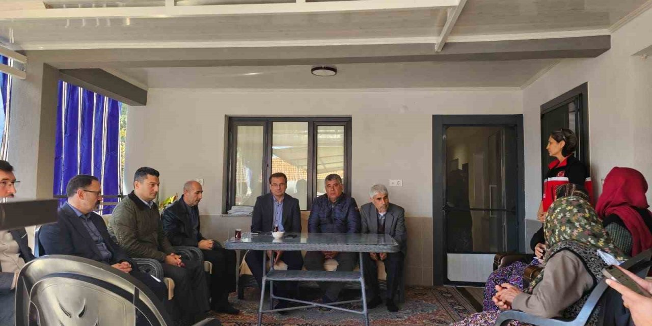 Kaymakamdan şehit polisin ailesine taziye ziyareti