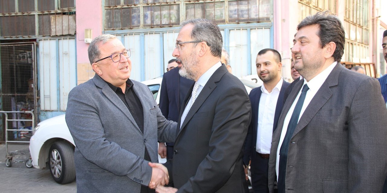 Eski Bakan Kasapoğlu, Kula Esnaf ve Sanatkârlar Odası’nı ziyaret etti