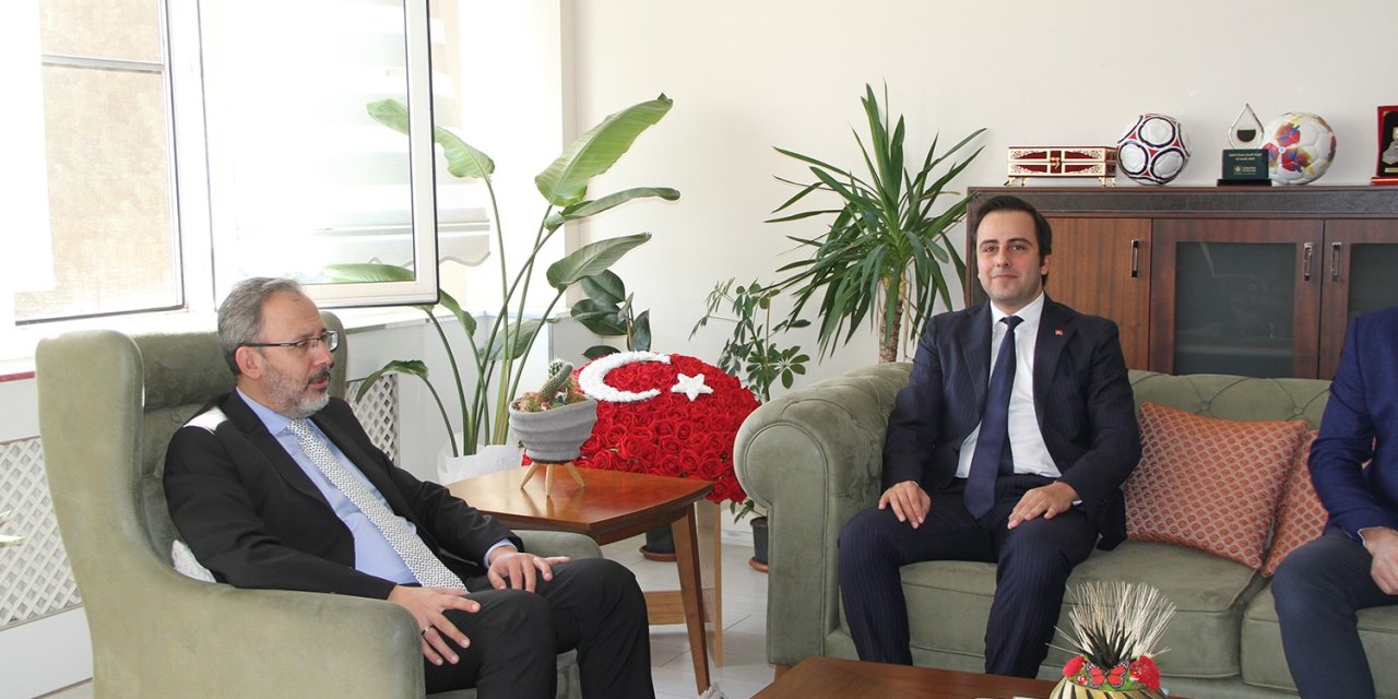 AK Partili Kasapoğlu: "Kula’da hem spor altyapısının hem de gençlik çalışmalarının güçlendirilmesi adına iş birliğimiz sürecek"