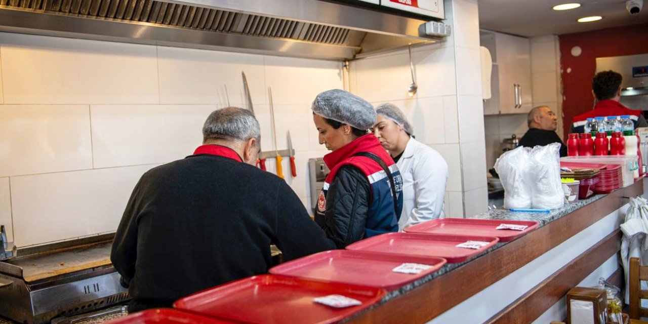 Kuşadası Belediyesi halk sağlığıyla oynayanları affetmiyor