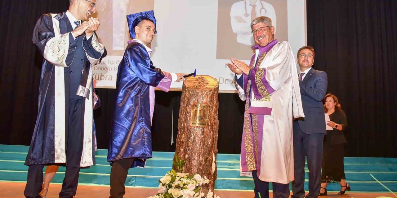 MSKÜ’lü genç hekim, TUS’ta Türkiye üçüncüsü oldu