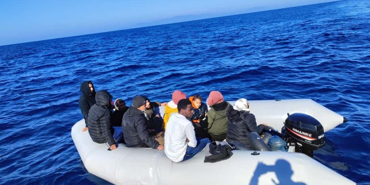 Seferihisar açıklarında 32 göçmen kurtarıldı