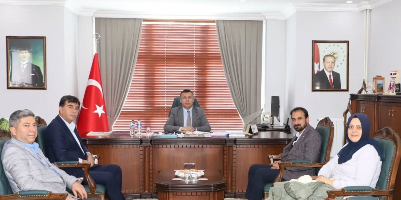 Eğitimcilerin talepleri Demirci’de masaya yatırıldı