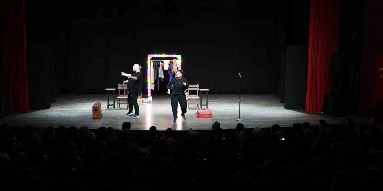 Aydın Büyükşehir Belediyesi Şehir Tiyatroları’nda yeni sezon başladı