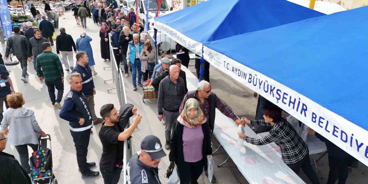 Aydın Büyükşehir, binlerce fideyi Sökeliler ile buluşturdu