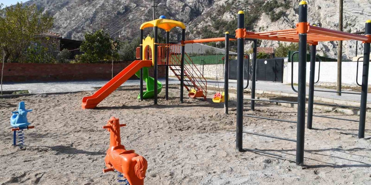 Söke Belediyesi’nden Sazlı Mahallesi’ne yeni Çocuk Oyun ve Dinlenme Alanı