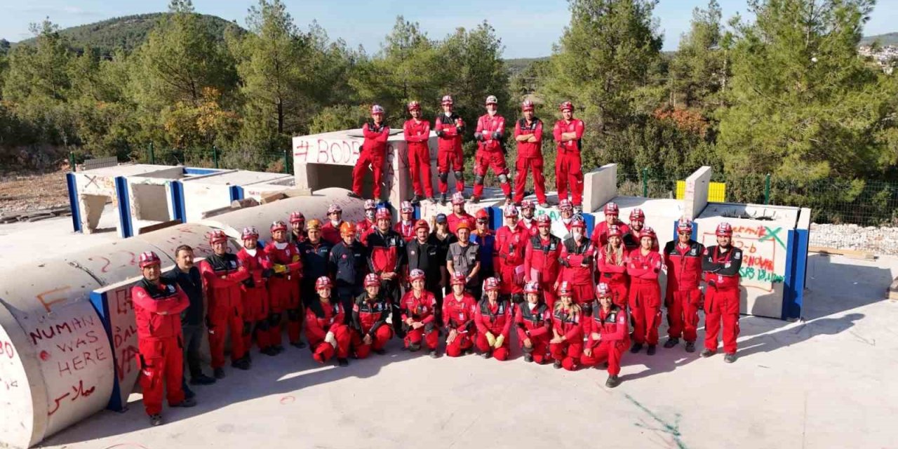 Bodrum Belediyesi kurtarma ekibi, sınavı başarıyla tamamladı