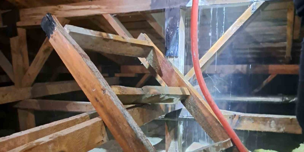 Menteşe TOKİ’de çatı yangını korkuttu