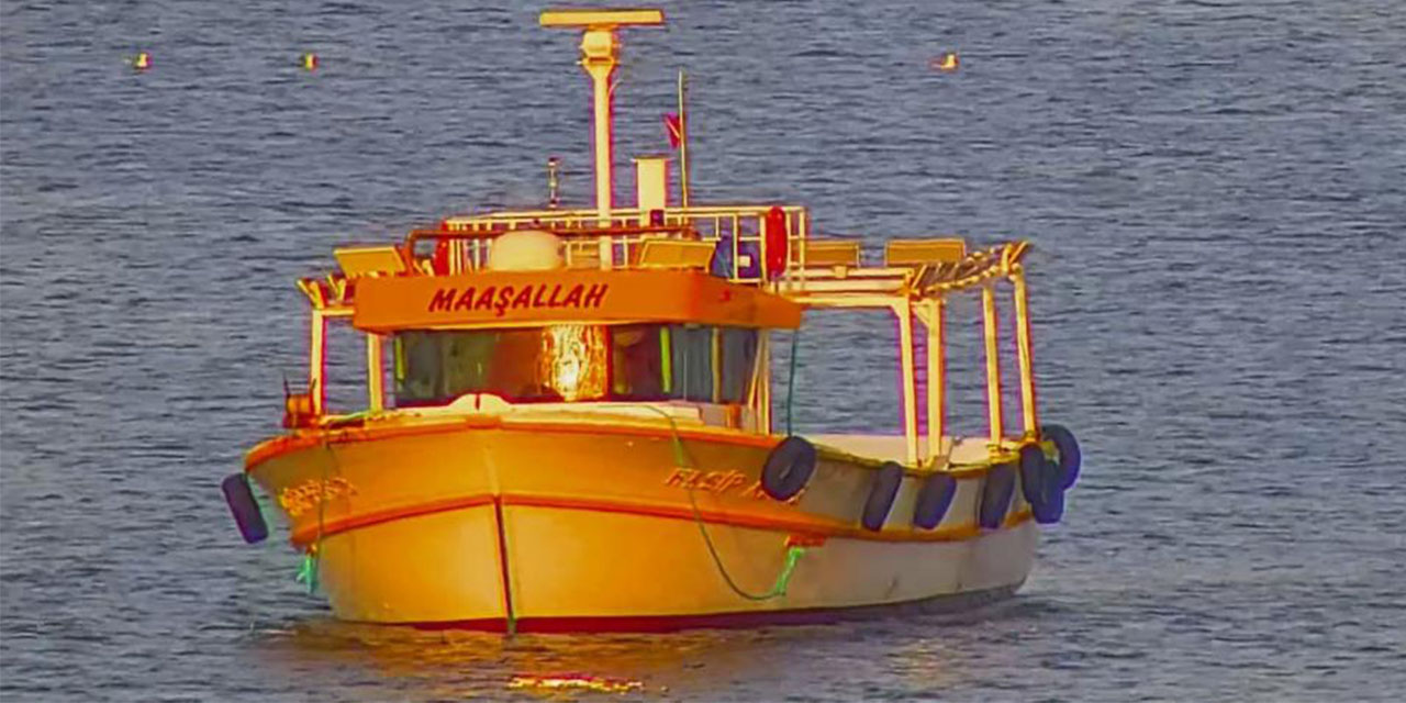 Yunan Sahil Güvenliği Türk Balıkçı teknesine ateş açtı