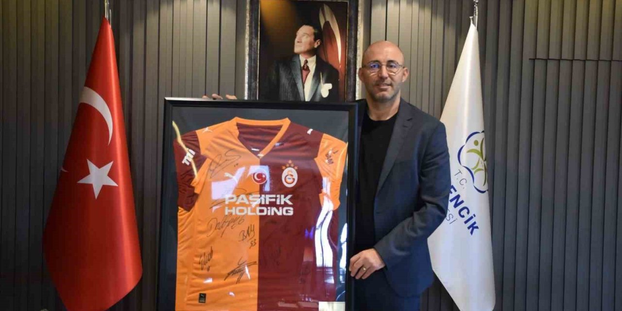 İncir hediyesine imzalı forma