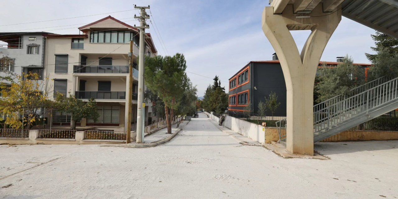 Tavas’ta alt ve üstyapı çalışmaları aralıksız sürüyor