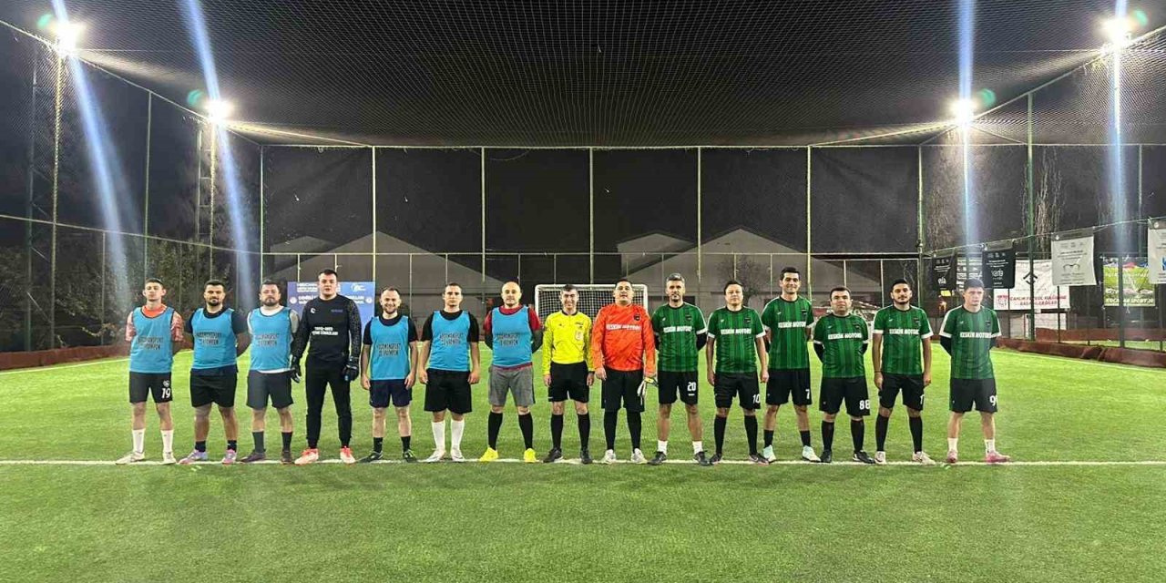 Başkan Tatık, halı sahada buluşan gençleri yalnız bırakmadı