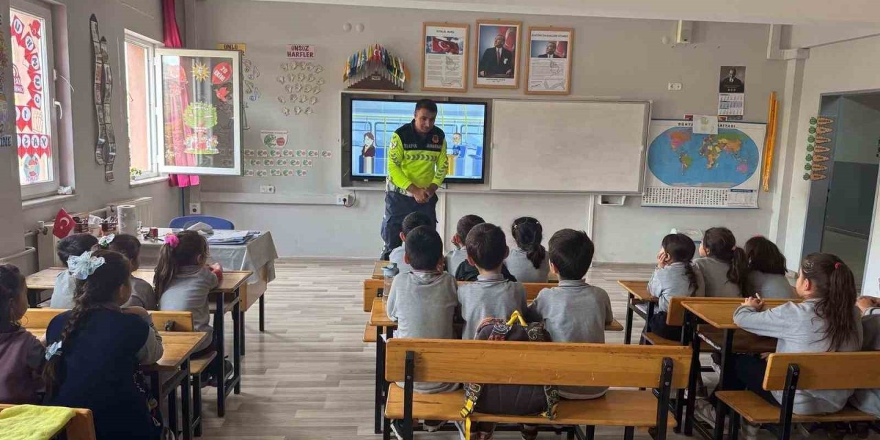 Sarıgöl’de öğrencilere trafik eğitimi verildi