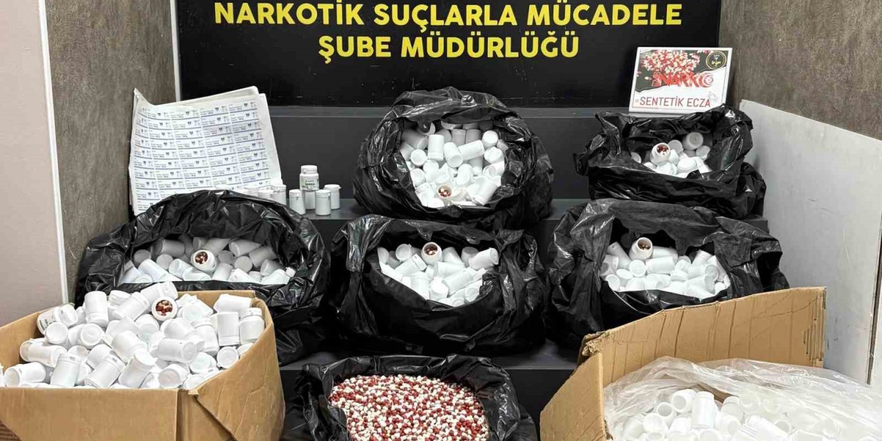 İzmir’de 316 binin üzerinde uyuşturucu hap yakalandı