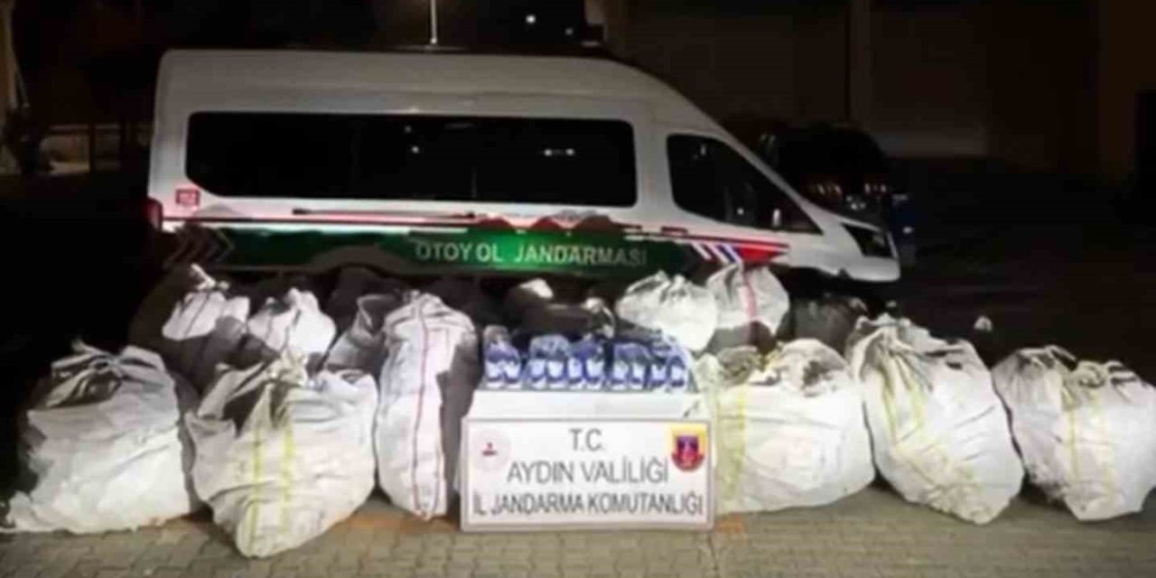 Şüphe üzerinde durdurulan iki araçta 1,9 milyon liralık sahte ayakkabı ele geçirildi