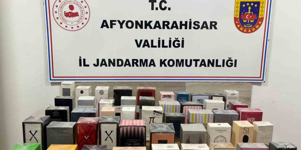 Jandarma kaçak erkek ve kadın parfümü ele geçirdi