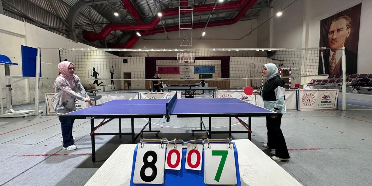 Öğretmenler Günü turnuvaları Akhisar’da büyük ilgi gördü