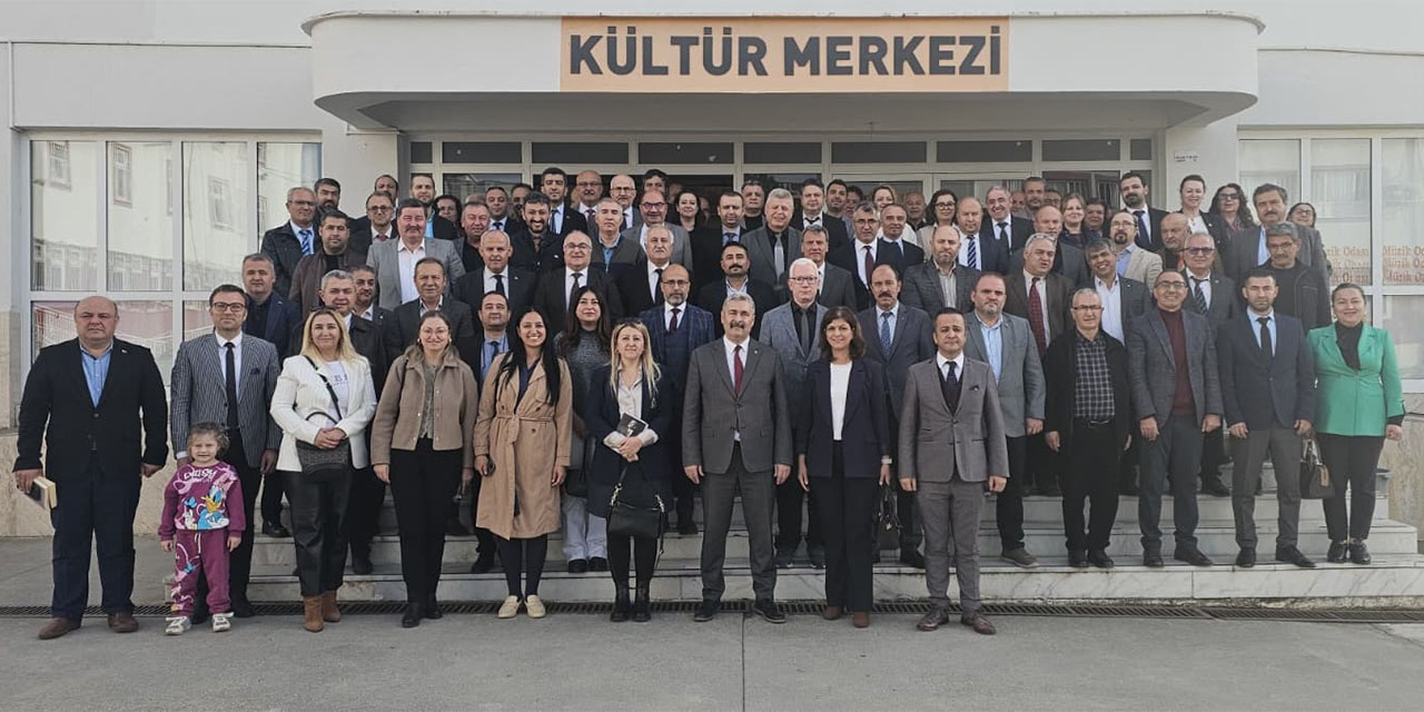 Efeler’de okul yöneticileri “Türkiye Yüzyılı” vizyonuyla okuyor