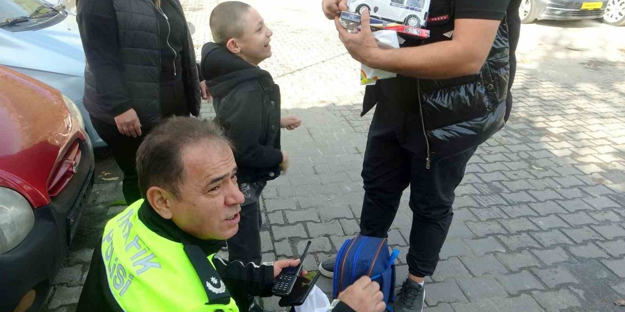 Muğla Trafik Şube Müdürü Haçan’dan özel ihtiyaçlı çocuğa anlamlı hediye