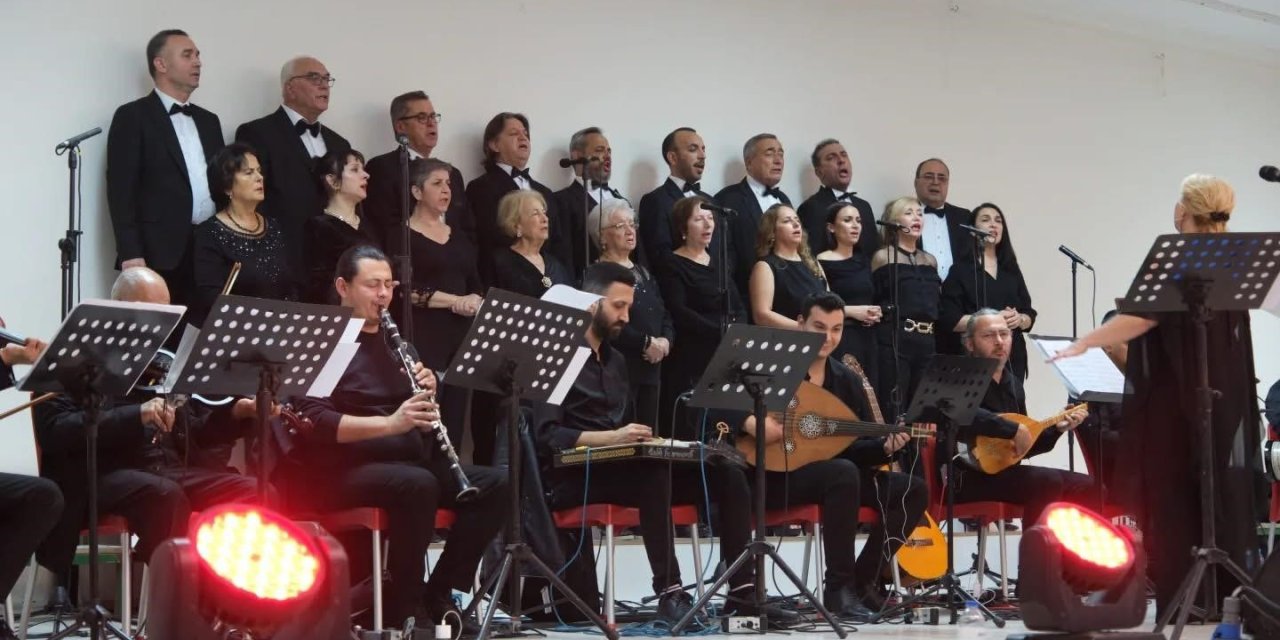 Sarıgöl’de Atatürk’ün sevdiği şarkılar seslendirildi