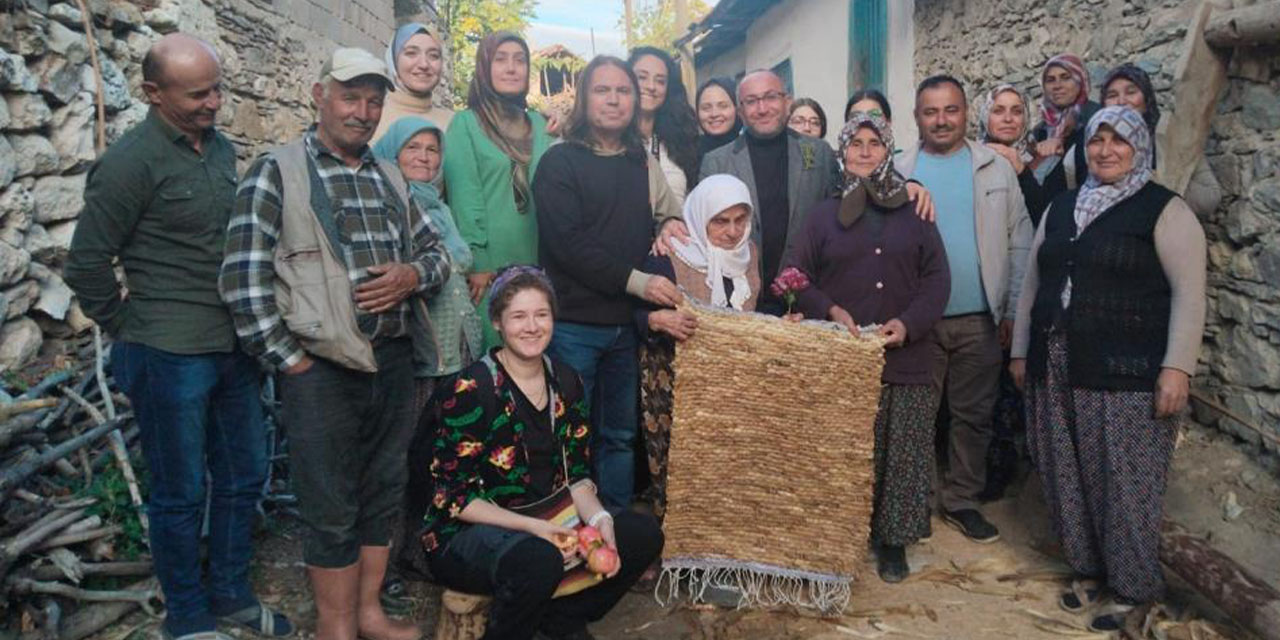 Eşi benzeri olmayan mısır kapçığı hasır dokuması keşfedildi