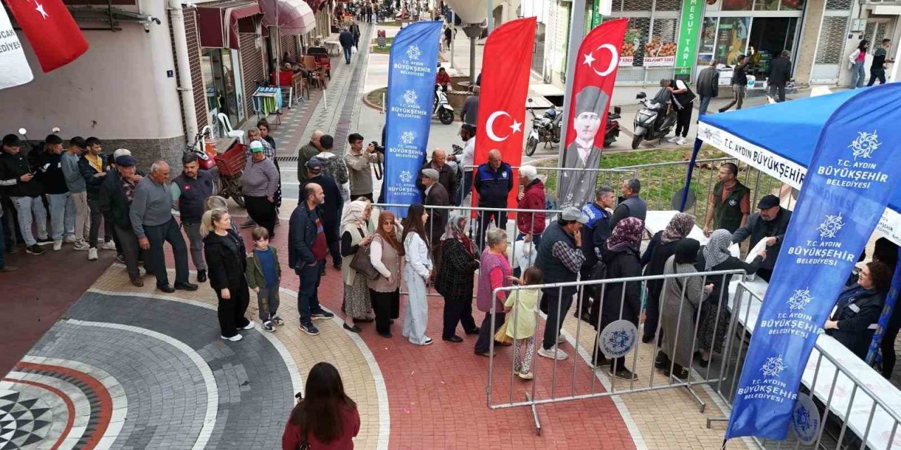 Kuyucak’ta binlerce fide vatandaşlarla buluştu