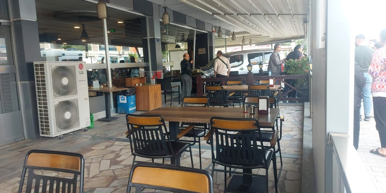 Aydın’da 15 yaşındaki sürücü iş yerine daldı: 1 yaralı