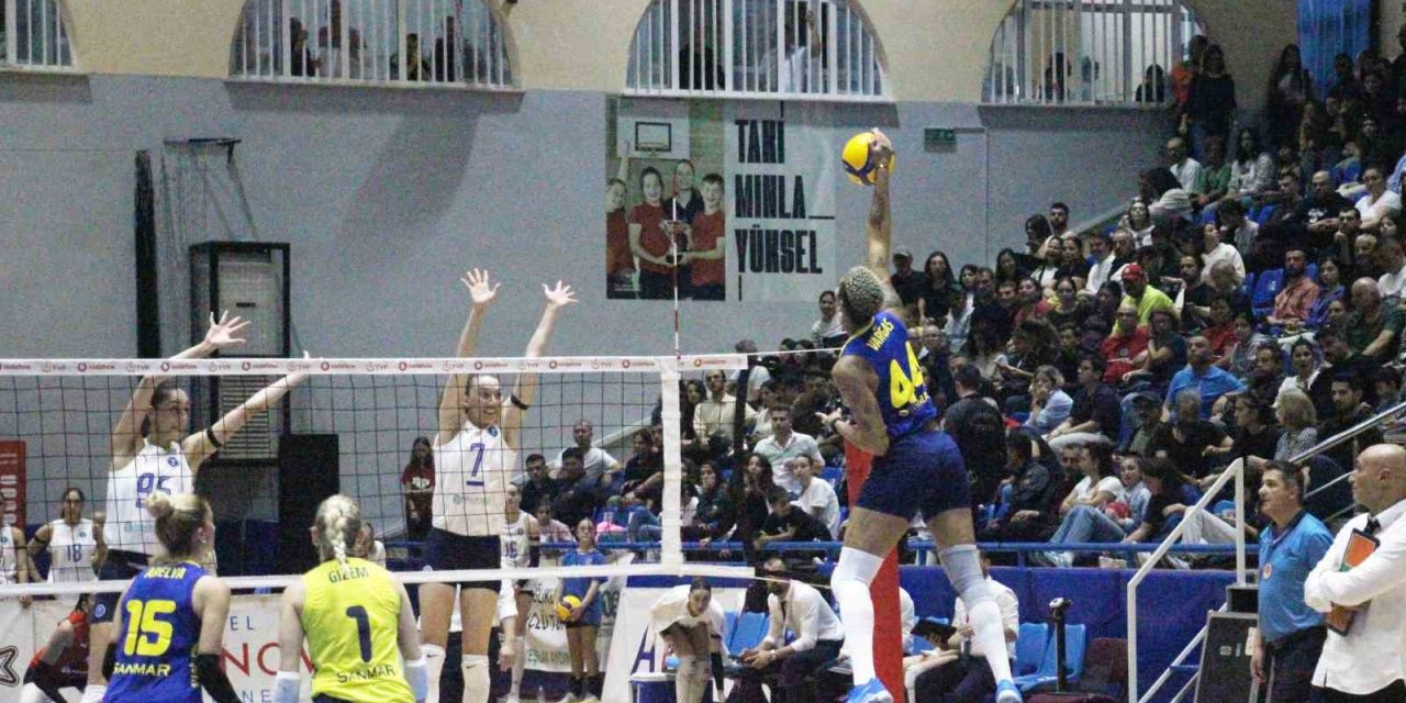 Sultanlar Ligi: Aydın Büyükşehir Belediyespor: 1 - Fenerbahçe Medicana: 3