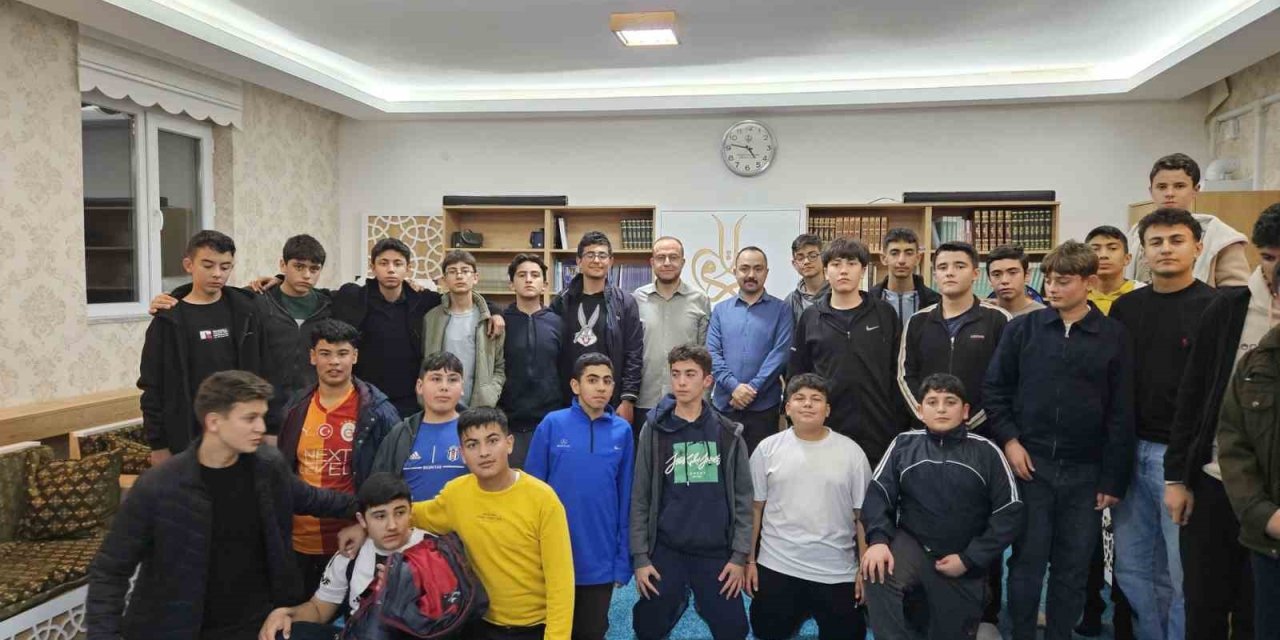 Emirdağ Fen Lisesi öğrencileri Diyanet Gençlik Merkezi’nde buluştu