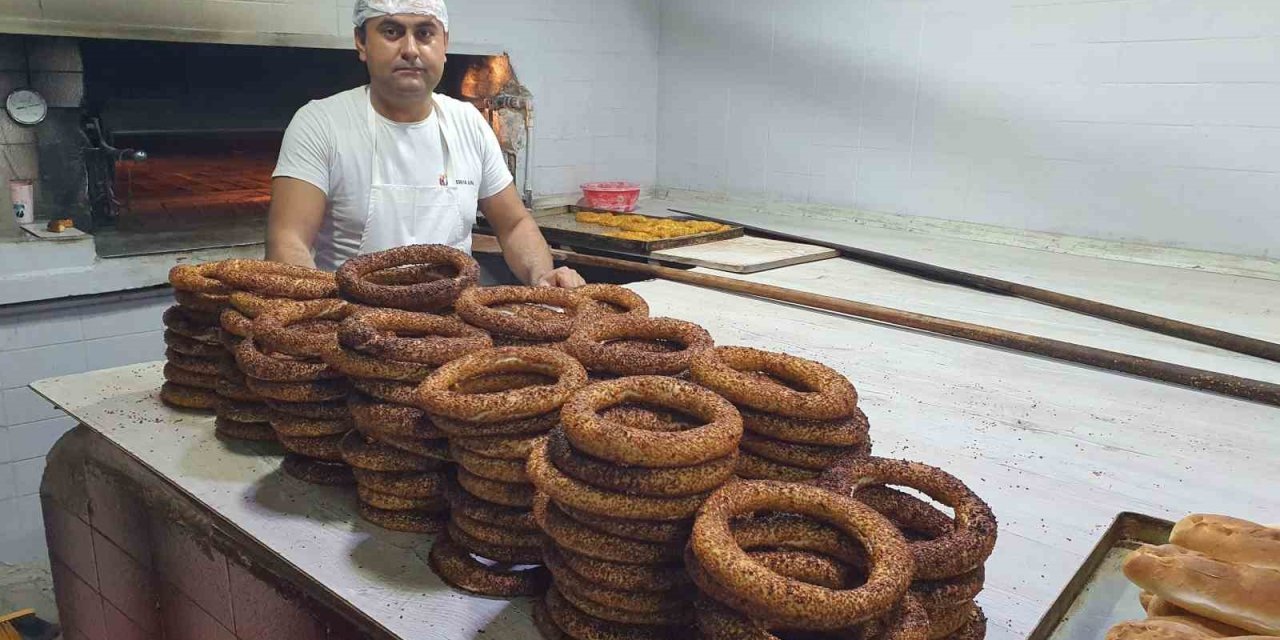 Fırıncıdan öğretmenlere ücretsiz simit jesti