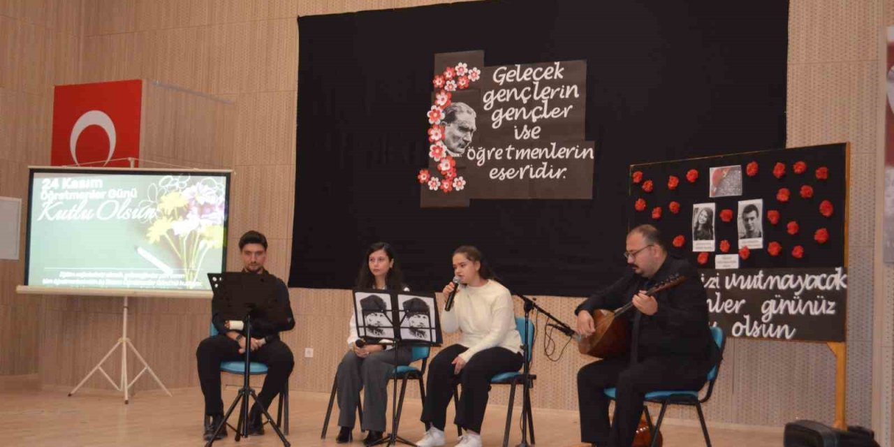 Selendi’de 24 Kasım Öğretmenler Günü kutlandı