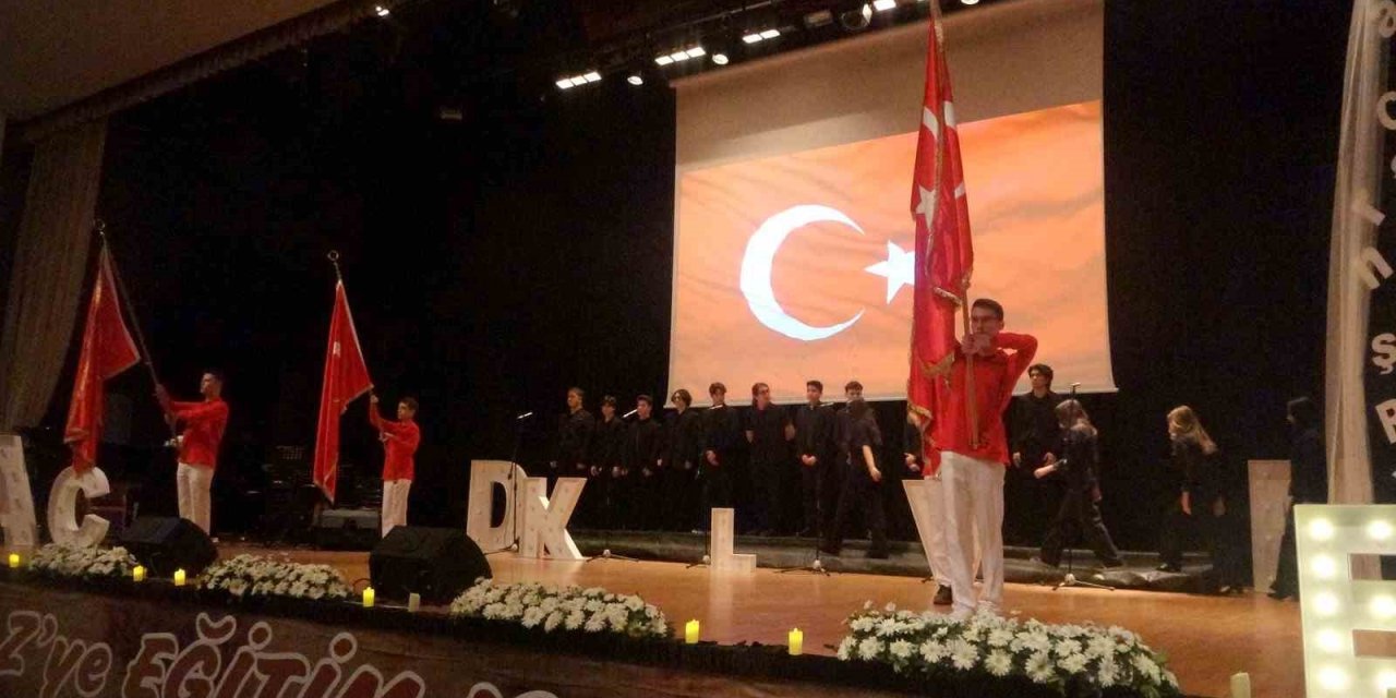 Muğla’da 24 Kasım Öğretmenler Günü düzenlenen programla kutlandı