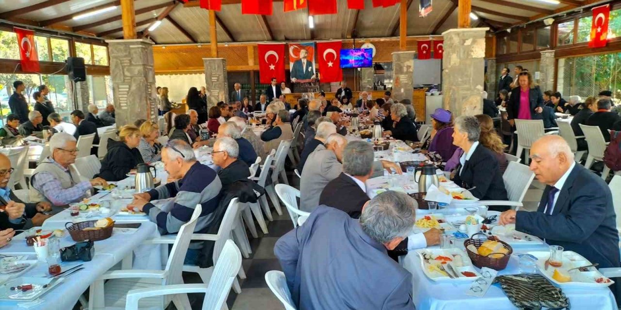 Dalaman’da emekli öğretmenler kahvaltıda buluştu