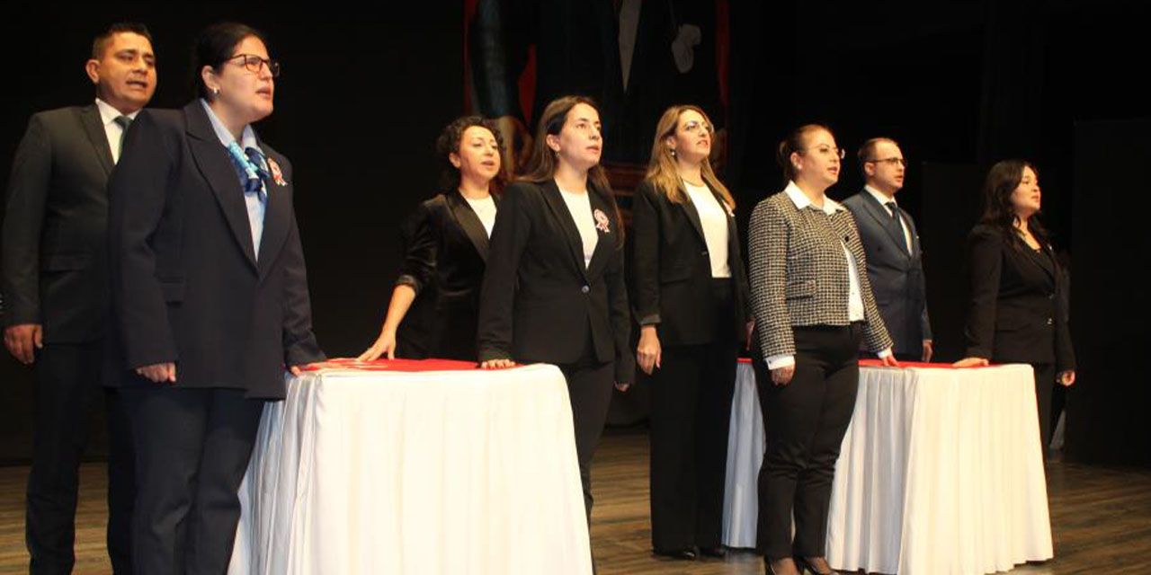 Aydın’da göreve yeni başlayan 8 öğretmen yemin etti